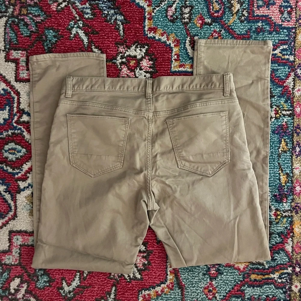 Banana Republic Men's Khaki Straight-Leg Jean - Classic Neutral
